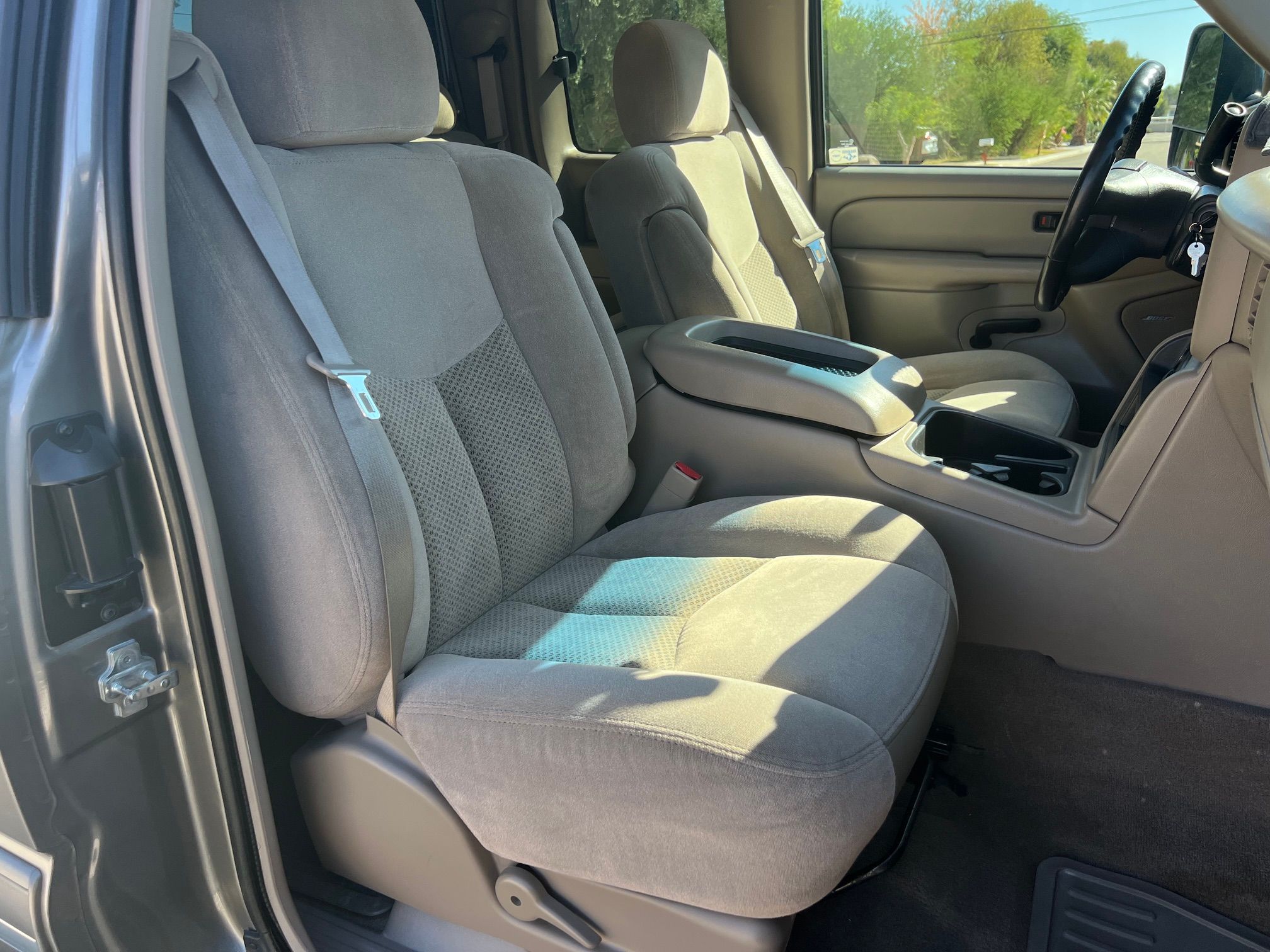 Used 2006 Chevrolet Silverado 2500 LT w/ Onstar Plus Package AWD/4WD image 18
