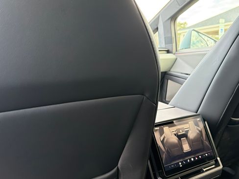 Used 2025 Tesla Cybertruck AWD Crew Cab image 8