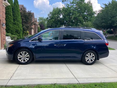 Used 2015 Honda Odyssey EX image 1