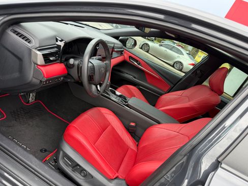Used 2025 Toyota Camry XSE FWD image 11