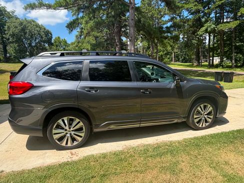 Used 2022 Subaru Ascent Limited w/ Technology Package AWD/4WD image 5