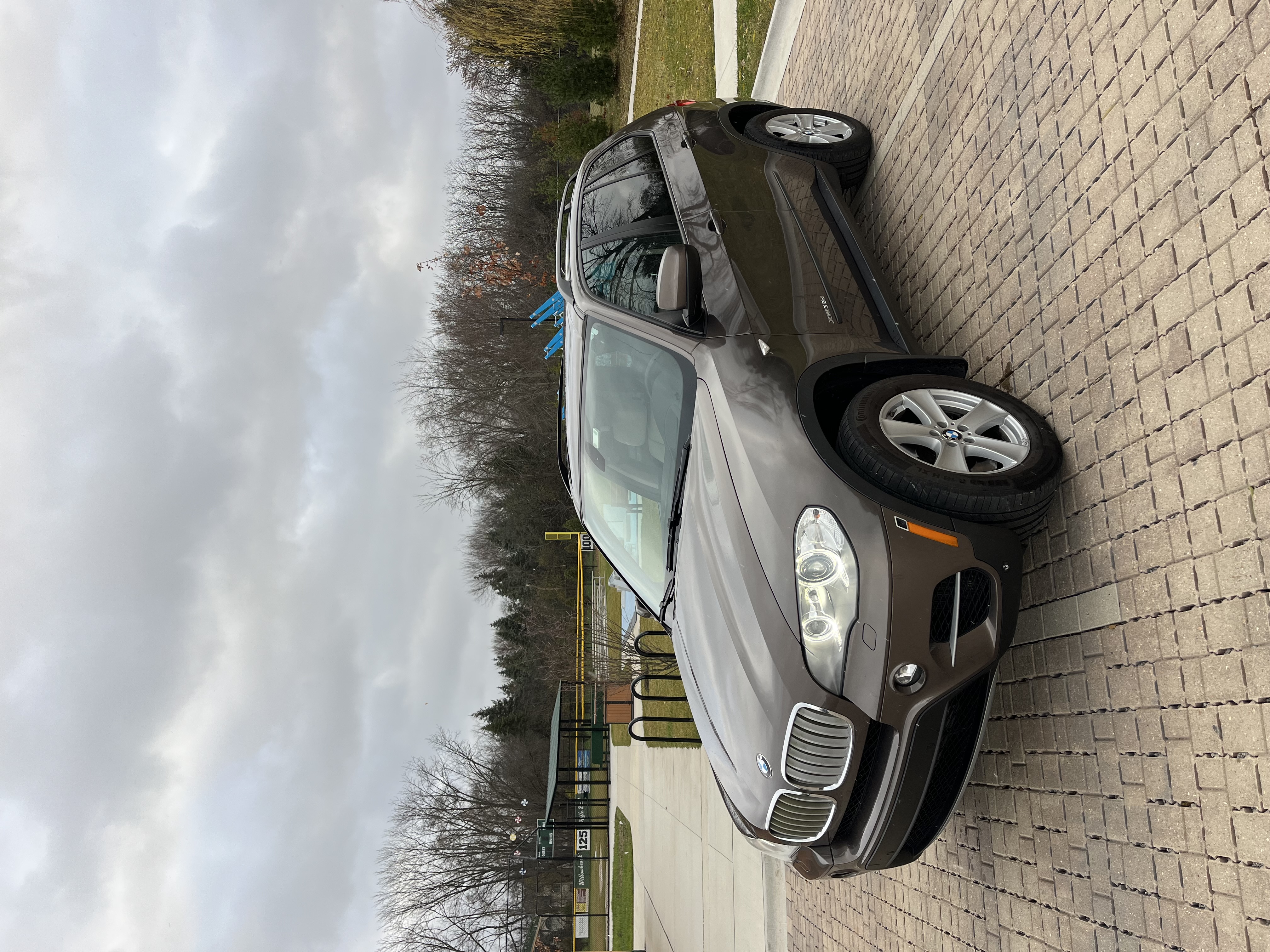 Used 2012 BMW X5 xDrive35d AWD/4WD image 1