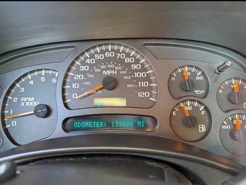 Used 2005 Chevrolet Silverado 1500 LS w/ Light Duty Power Package image 2