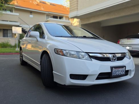 Used 2011 Honda Civic LX image 2