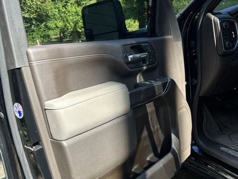 Used 2021 Chevrolet Silverado 3500 LTZ w/ LTZ Convenience Package image 12