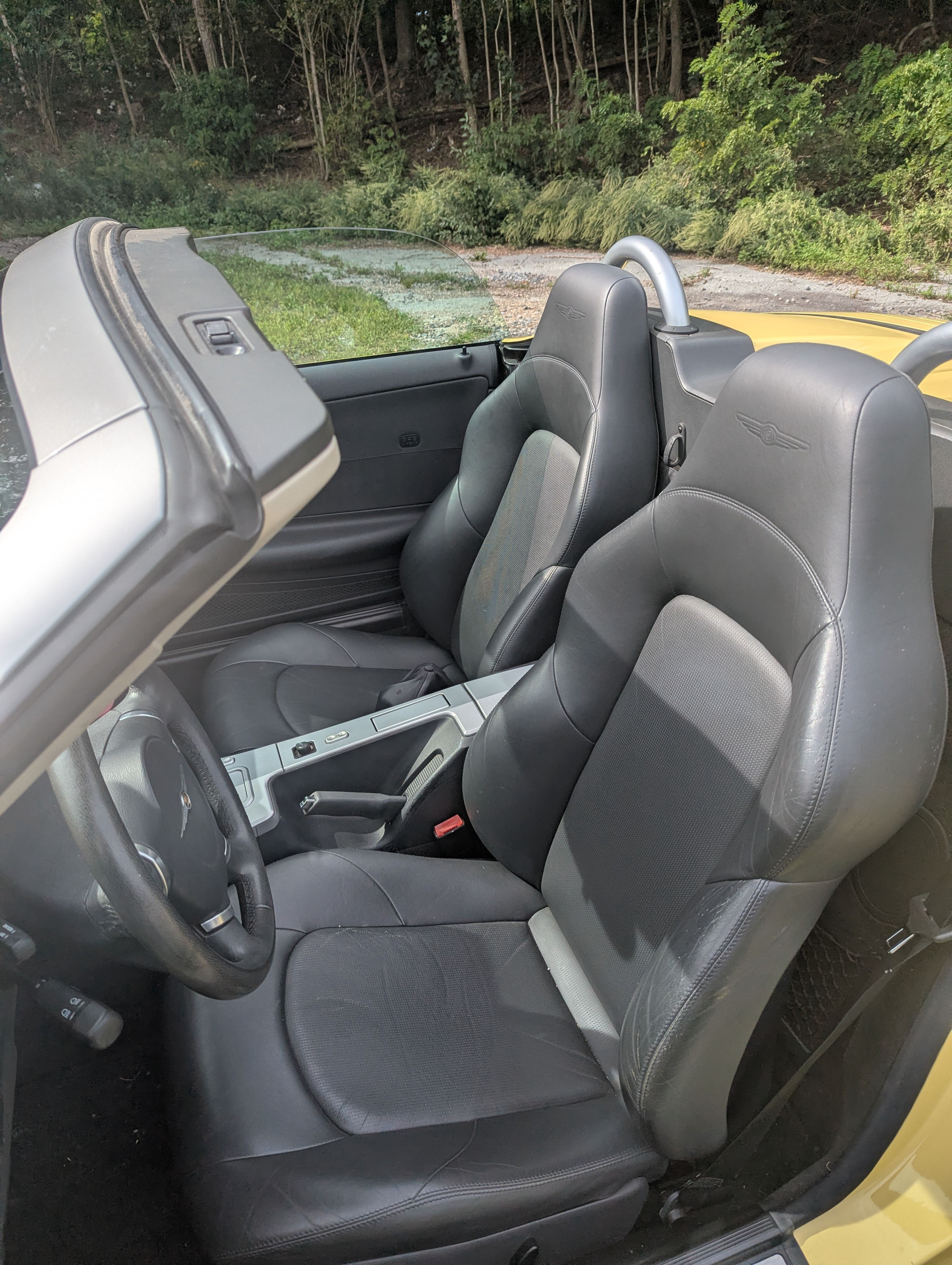 Used 2005 Chrysler Crossfire Limited RWD image 12