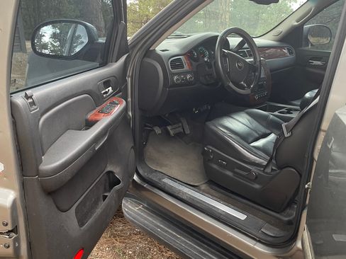 Used 2008 Chevrolet Suburban LT w/ LT Preferred Equipment Group image 21