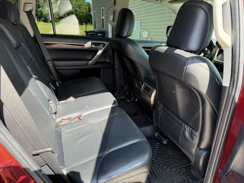 Used 2015 Lexus GX 460 w/ Premium Package AWD/4WD image 18