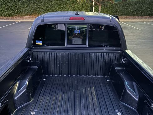 Used 2013 Toyota Tacoma PreRunner image 12