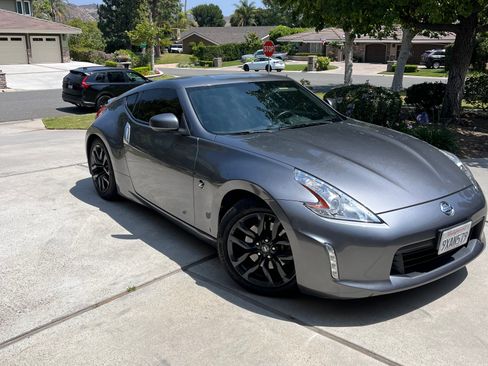 Used 2016 Nissan 370Z Coupe RWD image 1