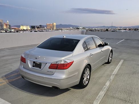 Used 2011 Hyundai Genesis 3.8 w/ Technology Pkg 4 image 16