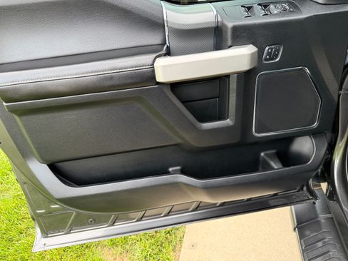 Used 2015 Ford F150 Lariat w/ Equipment Group 502A Luxury AWD/4WD image 13