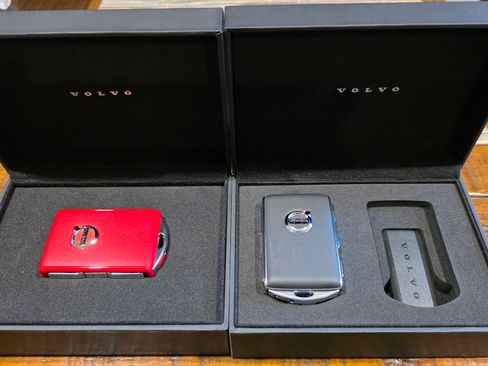 Used 2018 Volvo XC90 T6 Inscription w/ Convenience Package image 16