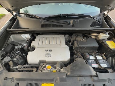 Used 2013 Toyota Highlander Plus image 18