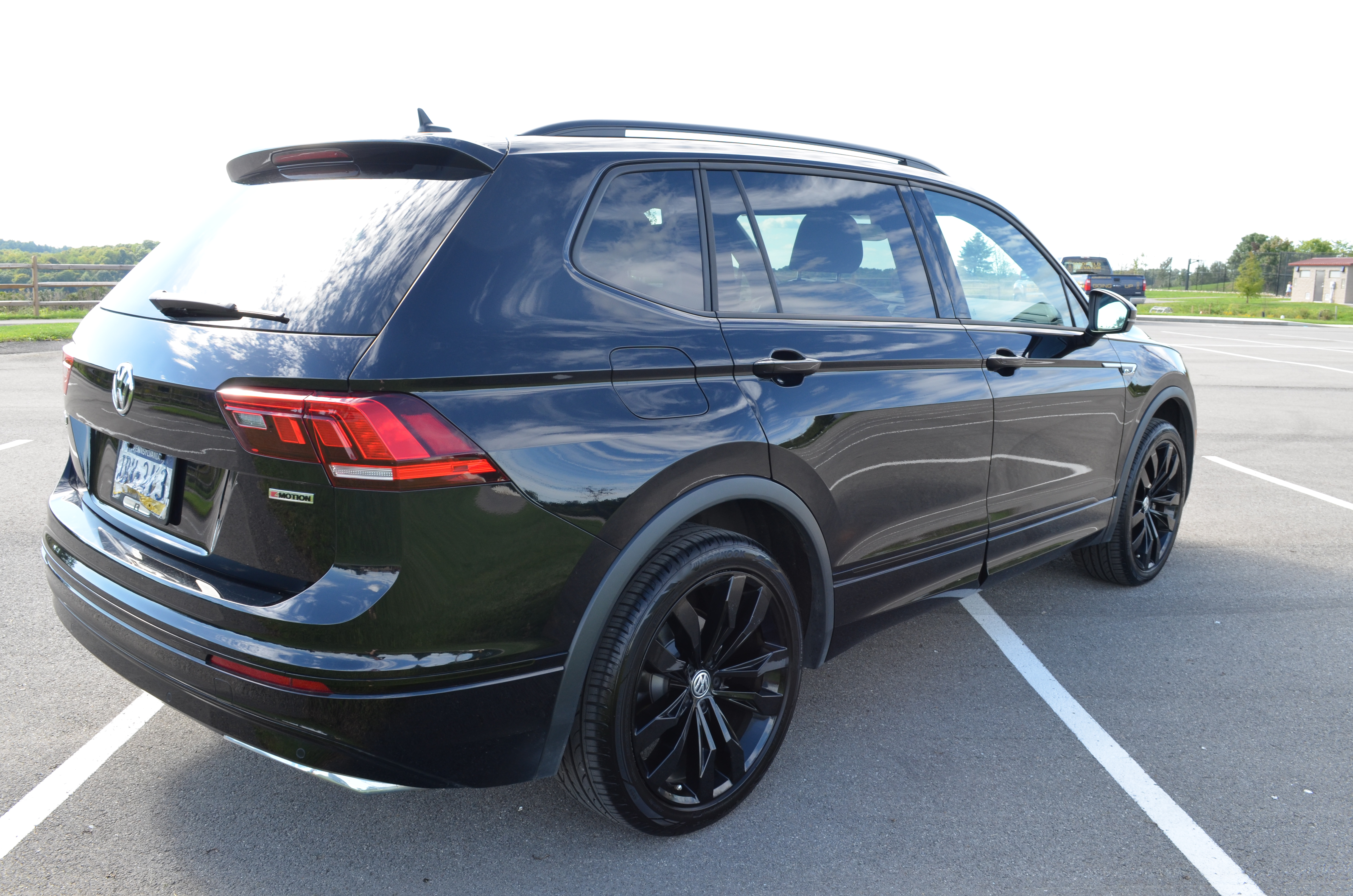 Used 2021 Volkswagen Tiguan SE R-Line AWD/4WD image 8