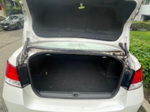 Used 2011 Subaru Legacy 2.5i Premium w/ All-Weather Pkg image 6