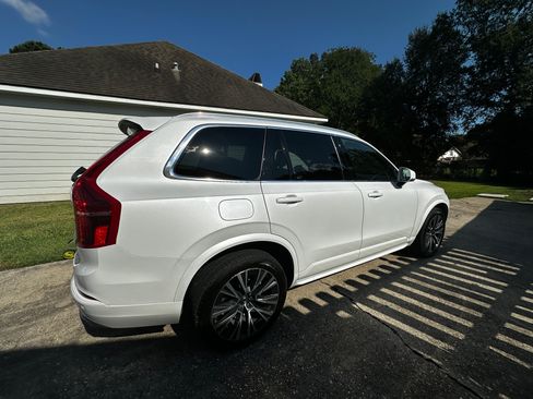 Used 2021 Volvo XC90 T5 Momentum w/ Climate Package AWD/4WD image 5