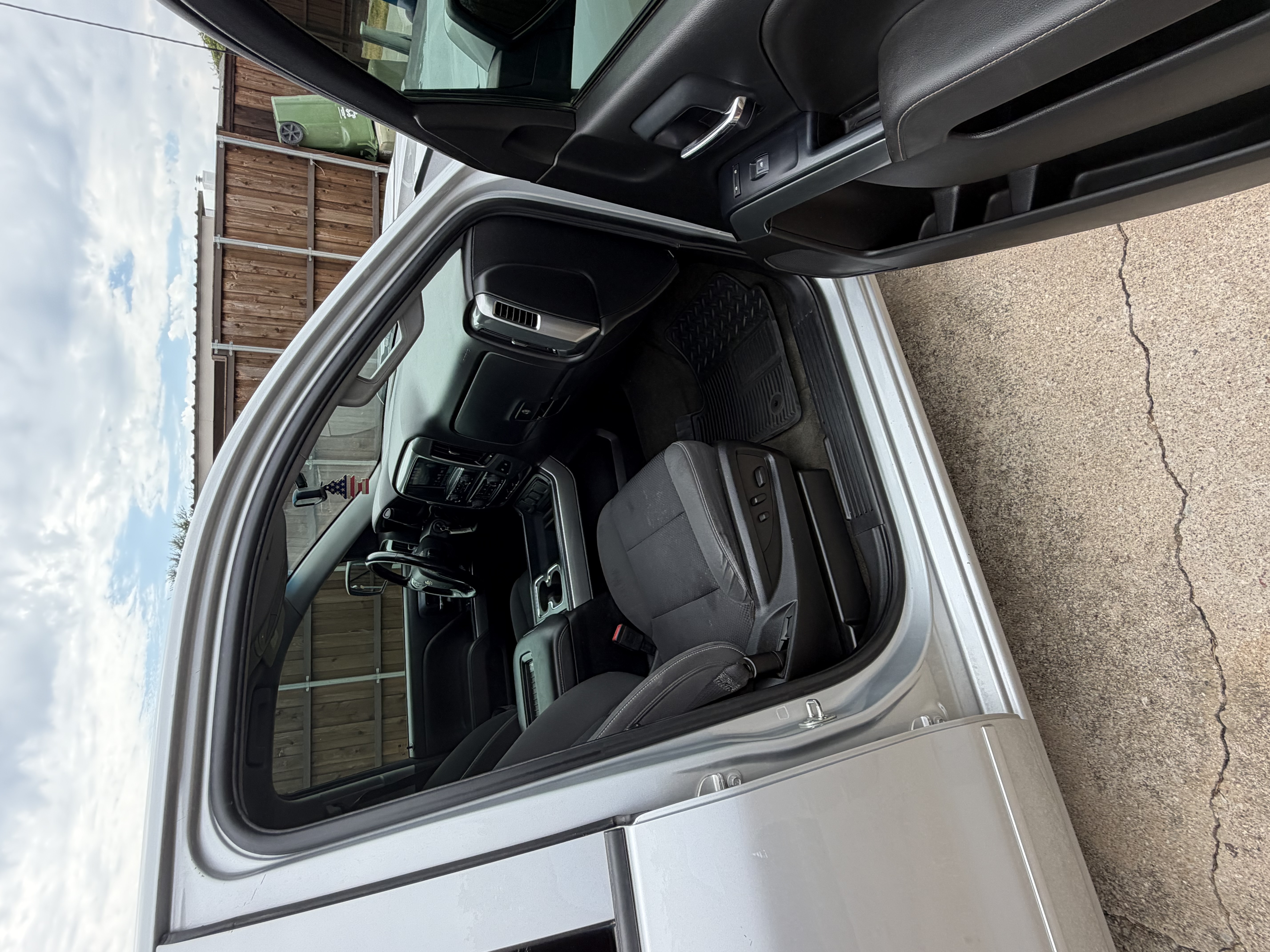 Used 2018 Chevrolet Silverado 1500 LT w/ Trailering Package AWD/4WD image 17