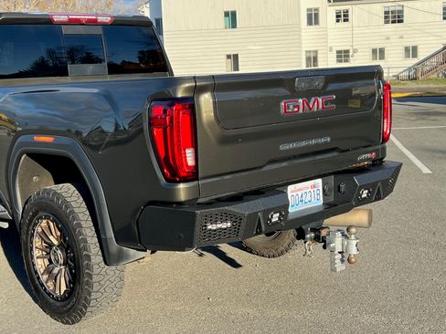 Used 2022 GMC Sierra 2500 AT4 w/ AT4 Preferred Package image 8