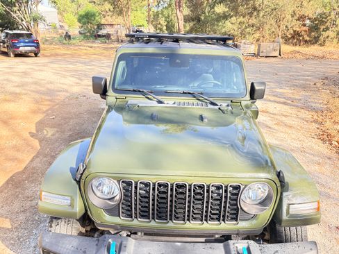 Used 2024 Jeep Wrangler Unlimited AWD/4WD image 1