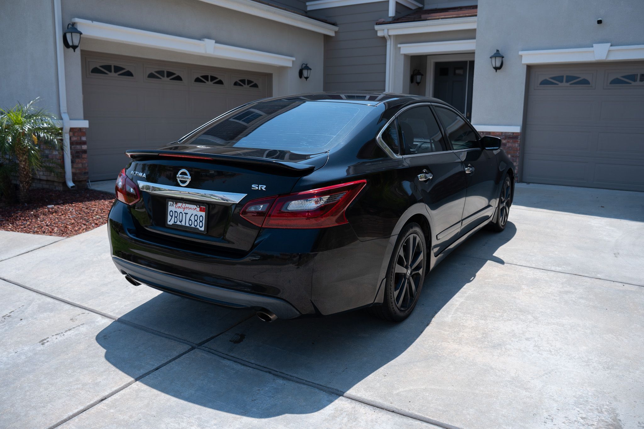 Used 2017 Nissan Altima 2.5 SR w/ Midnight Edition Package FWD image 9