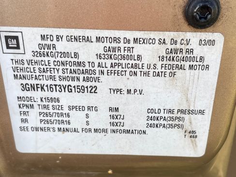 Used 2000 Chevrolet Suburban LT w/ LT Preferred Equipment Group AWD/4WD image 4