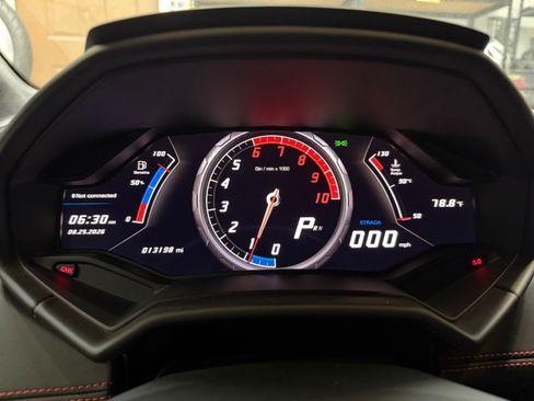 Used 2015 Lamborghini Huracan LP 610-4 AWD/4WD image 9