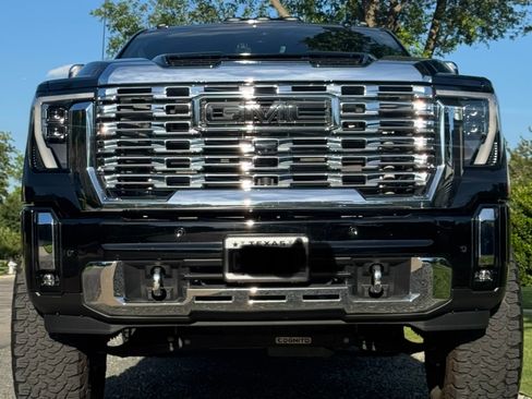 Used 2025 GMC Sierra 2500 Denali w/ Denali Reserve Package AWD/4WD image 5