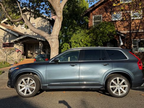 Used 2018 Volvo XC90 T6 Inscription w/ Convenience Package image 2