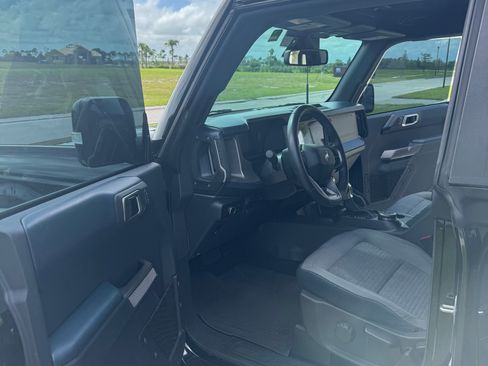 Used 2023 Ford Bronco Outer Banks w/ Sasquatch Package AWD/4WD image 12