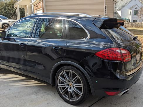 Used 2014 Porsche Cayenne S image 5