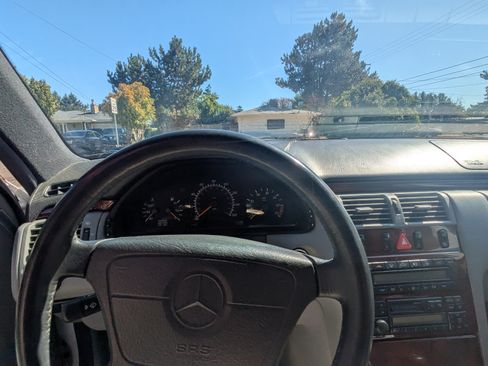 Used 1998 Mercedes-Benz E 320 Sedan image 12