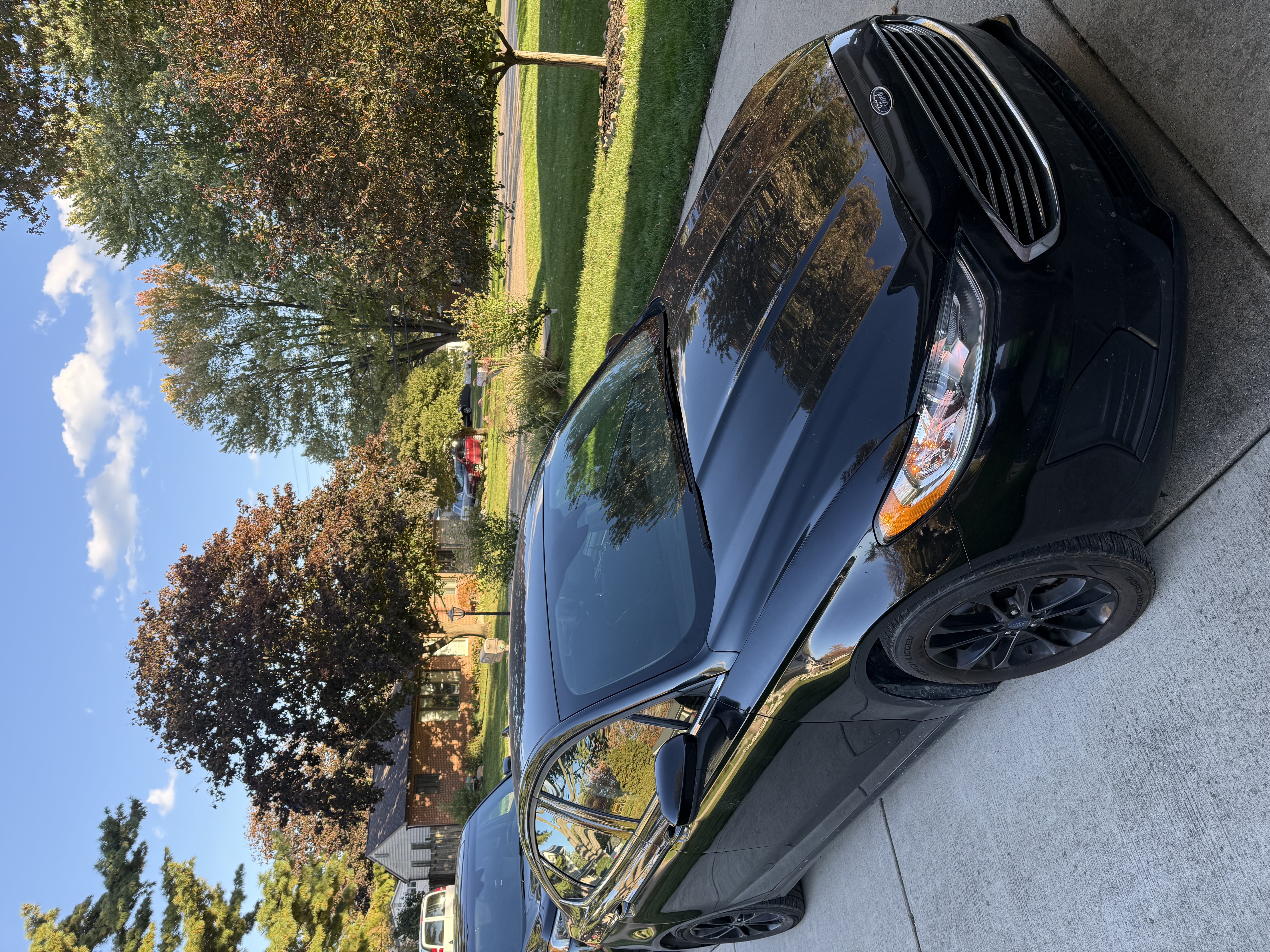 Used 2020 Ford Fusion SE FWD image 11
