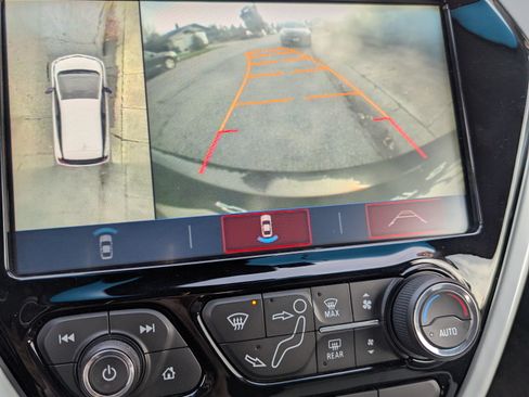 Used 2017 Chevrolet Bolt Premier w/ Driver Confidence II Package image 18