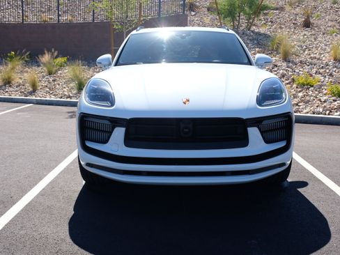 Used 2024 Porsche Macan S AWD/4WD image 8