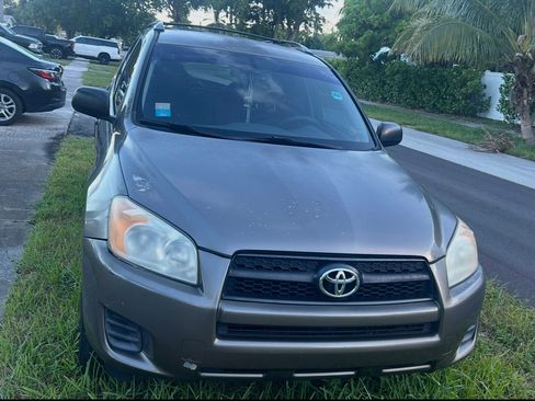 Used 2011 Toyota RAV4 2WD w/ Base L4 Extra Value Pkg image 2