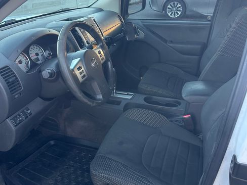 Used 2017 Nissan Frontier SV image 9