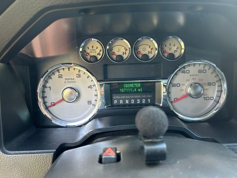 Used 2010 Ford F350 Lariat image 11