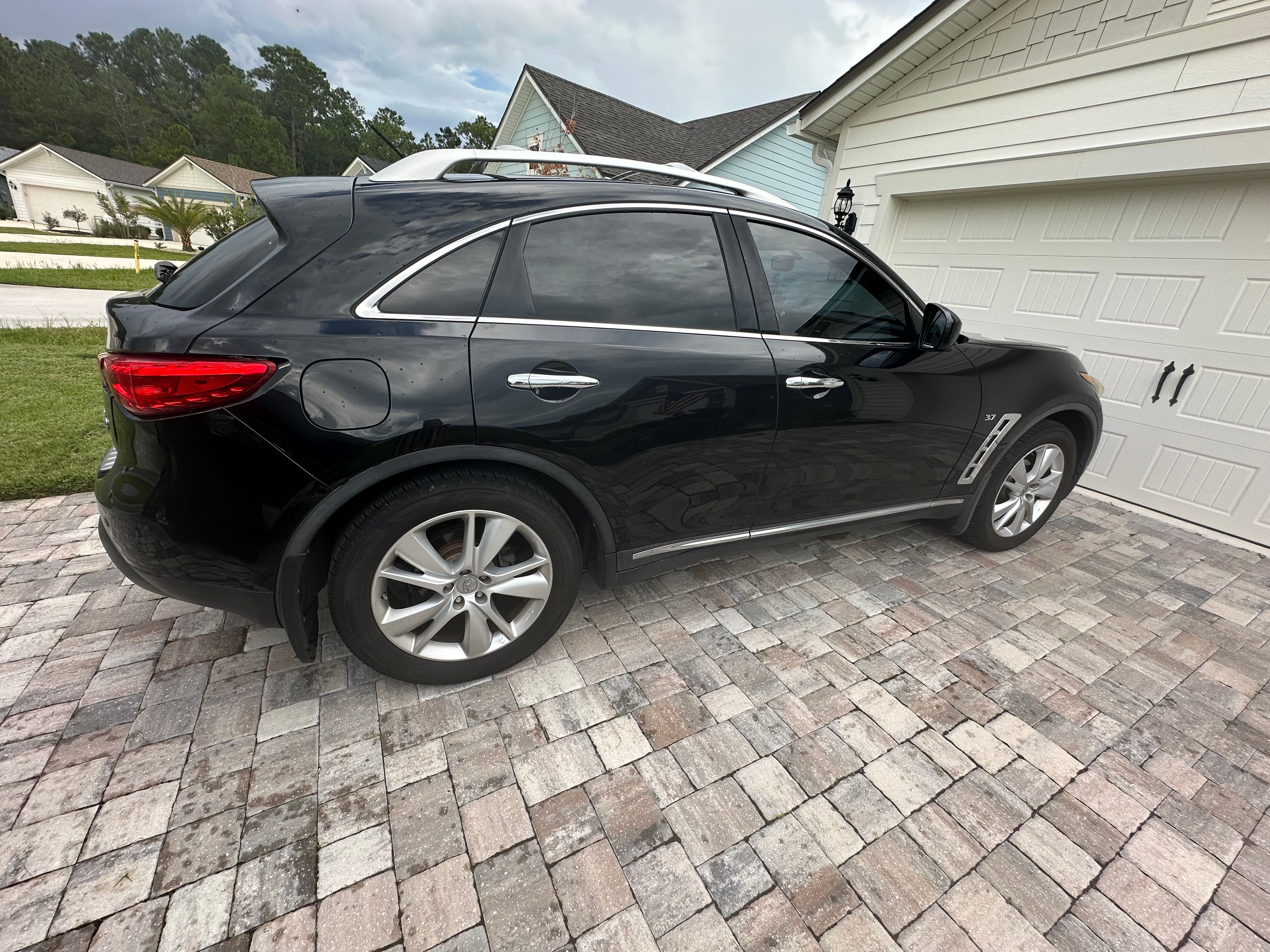 Used 2015 INFINITI QX70 AWD w/ Premium Package image 11