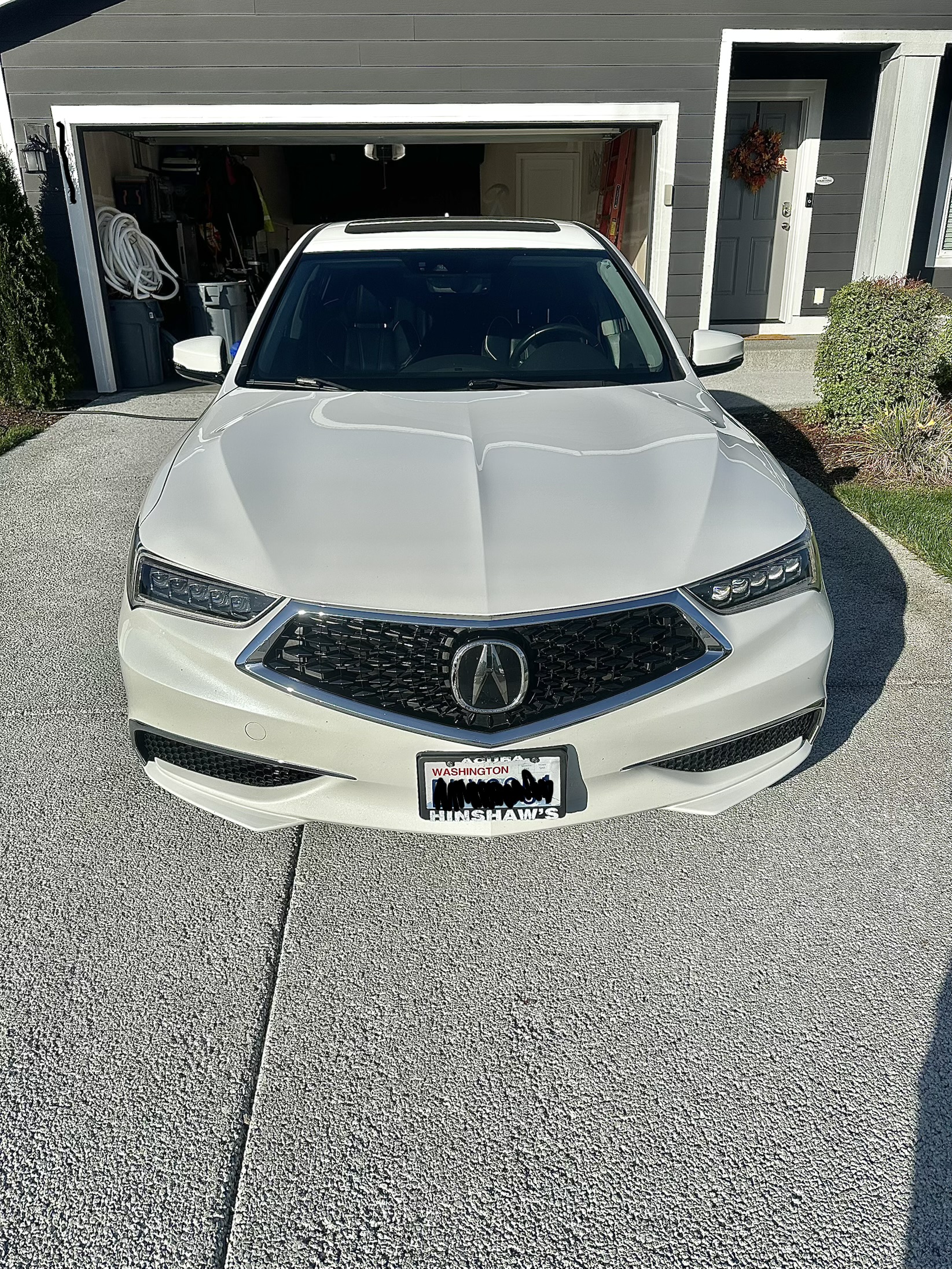 Used 2018 Acura TLX w/ Technology Package FWD image 2