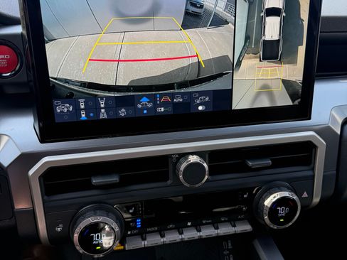 Used 2024 Toyota Tacoma TRD Off-Road image 22