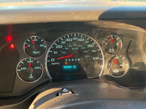 Used 2016 Chevrolet Express 4500 Cutaway Van 2D image 10