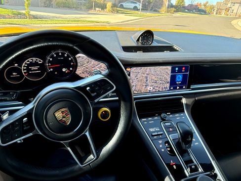 Used 2018 Porsche Panamera 4S image 12