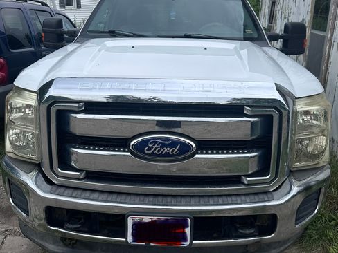Used 2011 Ford F250 XLT w/ XLT Interior Pkg AWD/4WD image 6