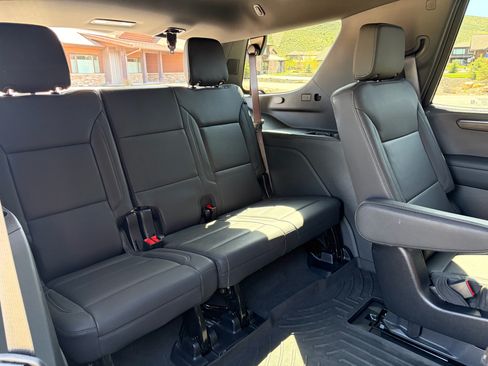Used 2025 Chevrolet Tahoe Z71 w/ Z71 Off-Road Package AWD/4WD image 10