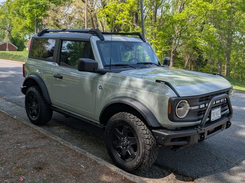 Used 2022 Ford Bronco Black Diamond image 1
