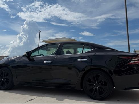 Used 2021 Nissan Maxima 3.5 SV w/ Floor Mat Group FWD image 8
