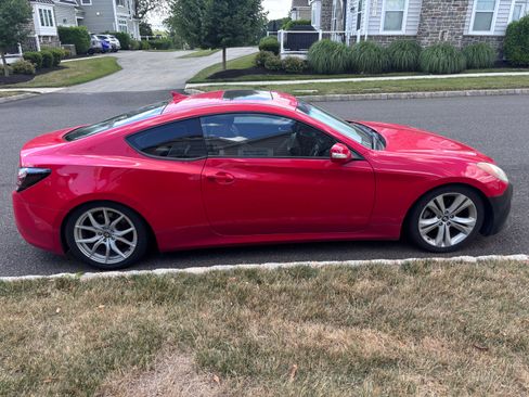 Used 2010 Hyundai Genesis 3.8 RWD image 13