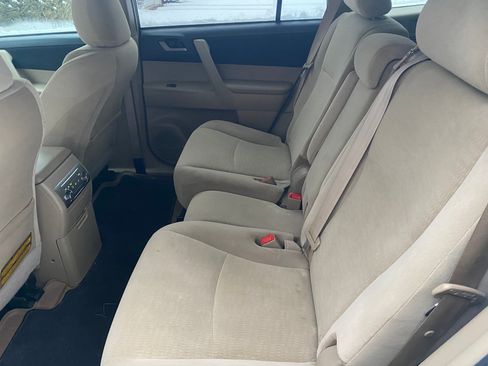 Used 2012 Toyota Highlander 4WD image 11