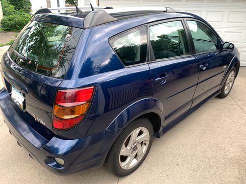 Used 2006 Pontiac Vibe w/ Security Package FWD image 2